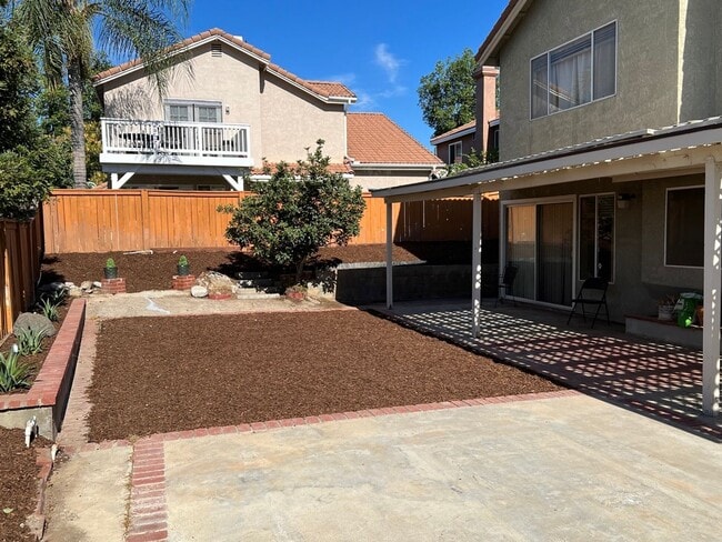Building Photo - Nice 2 Story Family Home