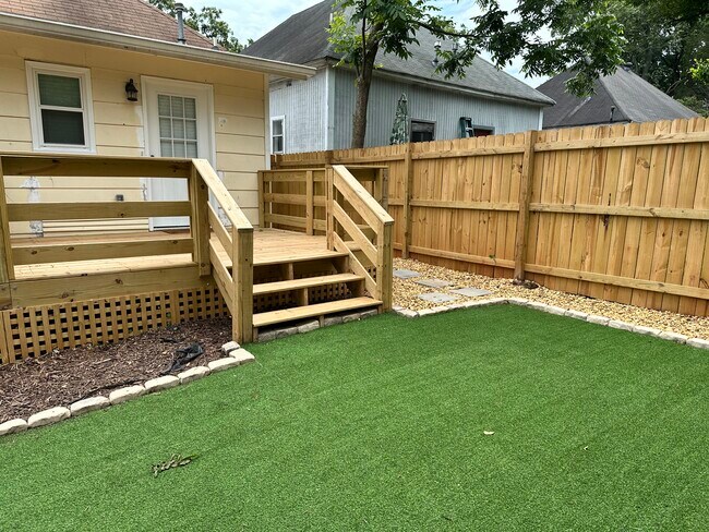 Building Photo - 361 Cameron St SE