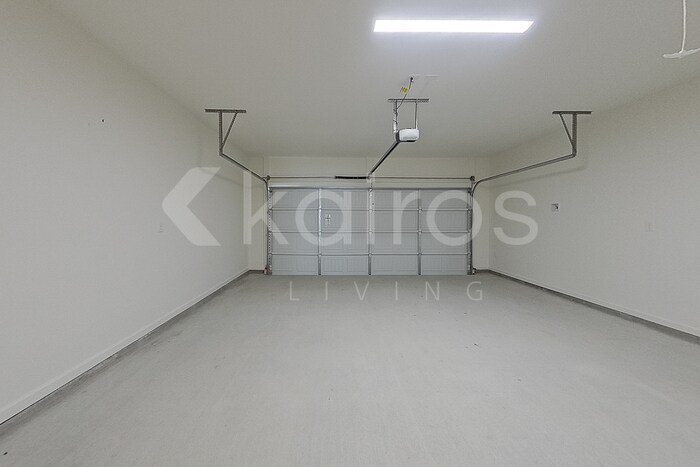 Building Photo - 118 Rainfall Ln