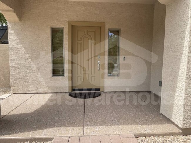 Building Photo - 2328 W Skinner Dr