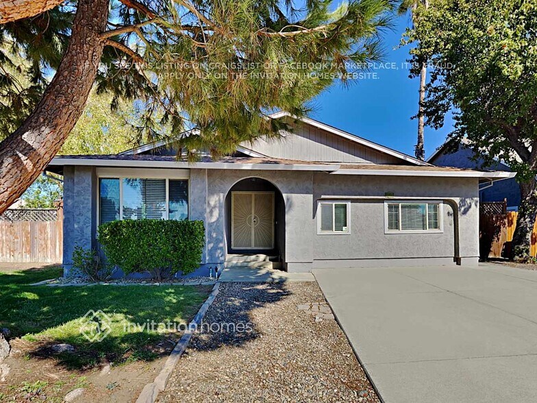 Primary Photo - 1101 Woodridge Dr