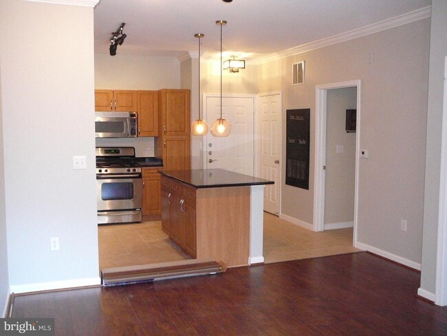 Building Photo - 12958 Centre Park Cir