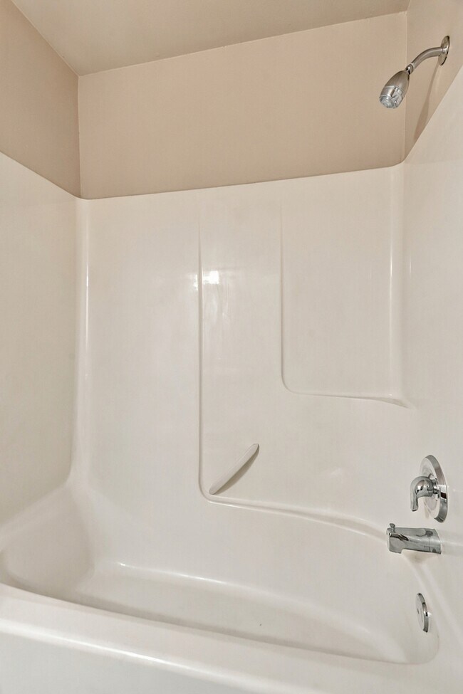 Building Photo - 800 N Regal Ct