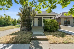 Building Photo - 1633 35th St