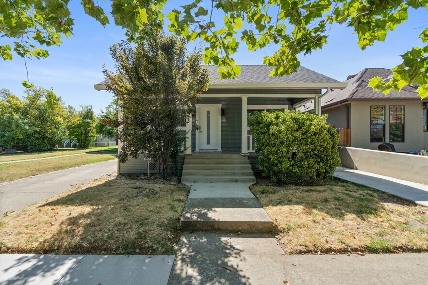 Street view - 1633 35th St
