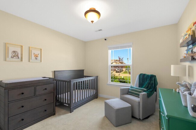 Building Photo - 5611 Abercorn Dr
