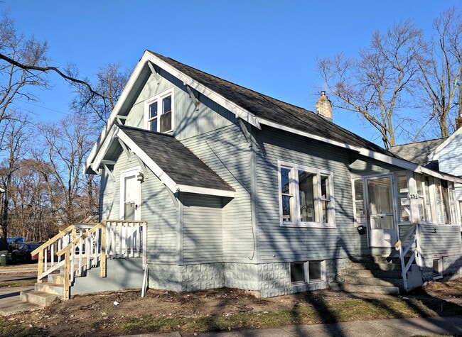 Primary Photo - 1251 Kenneth St