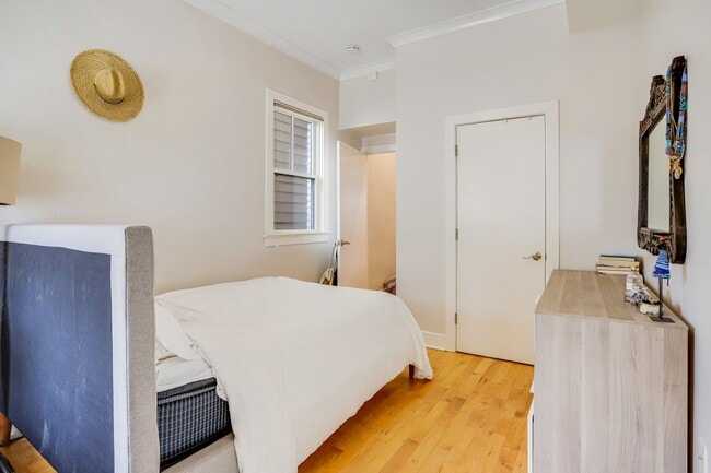 Building Photo - Live Bright in Shaw: Your Perfect One-Bedroom Awaits