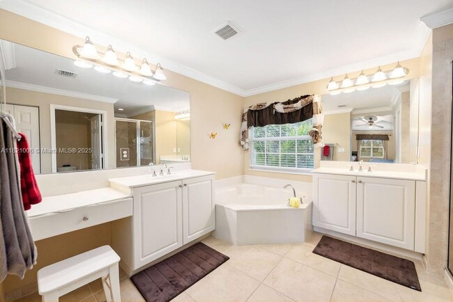 Building Photo - 7841 Jewelwood Dr