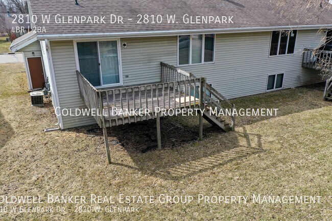 Building Photo - 2810 W Glenpark Dr