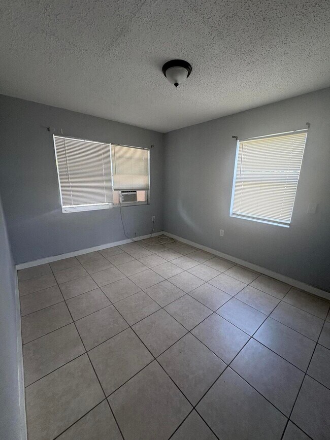 Building Photo - 3172 2nd Ave N