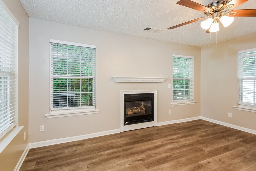 Building Photo - 966 Windcroft Cir NW