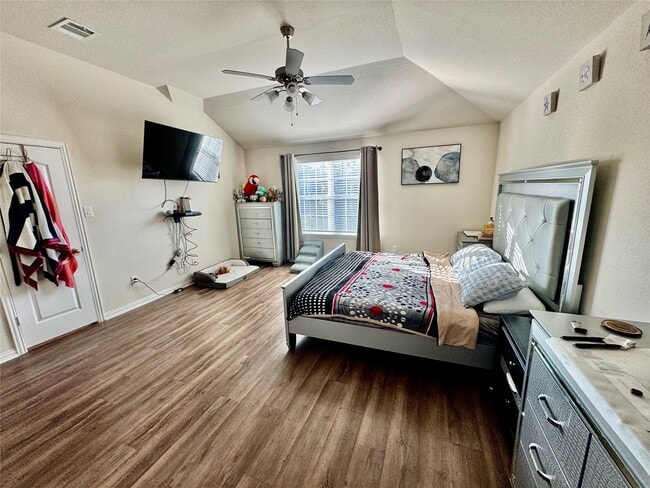 Building Photo - 12615 Barclay Ter Dr