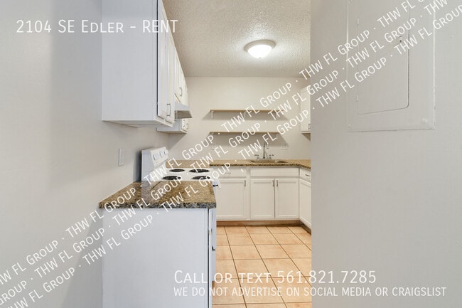 Building Photo - 2104 SE Edler-RENT