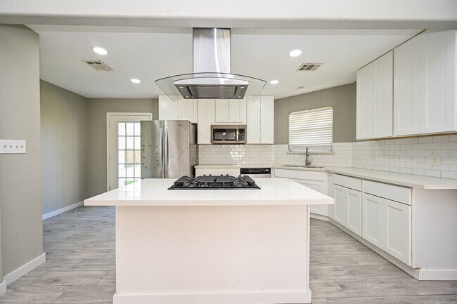 Building Photo - 6607 W T C Jester Blvd