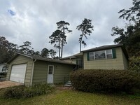 Building Photo - 3 Bedroom House w/ Fenced in Yard in the H...