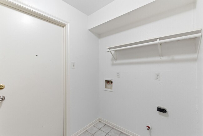 Building Photo - 506 Willow Wisp Cir