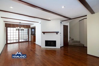 Building Photo - 8668 Villa La Jolla Dr