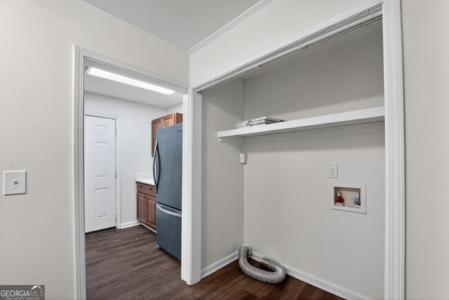 Building Photo - 2516 Peachwood Cir NE