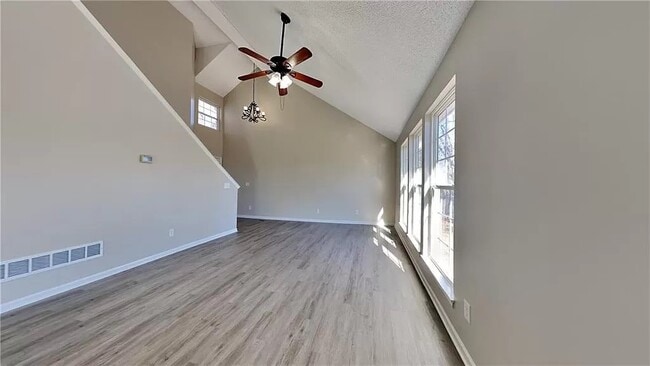 Building Photo - 21670 S Main St