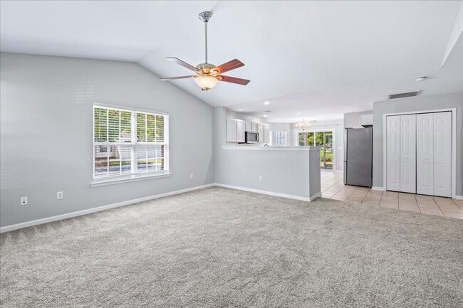 Building Photo - 205 Sonata Cir
