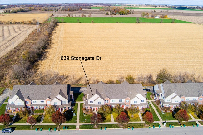 Building Photo - 639 Stonegate Dr