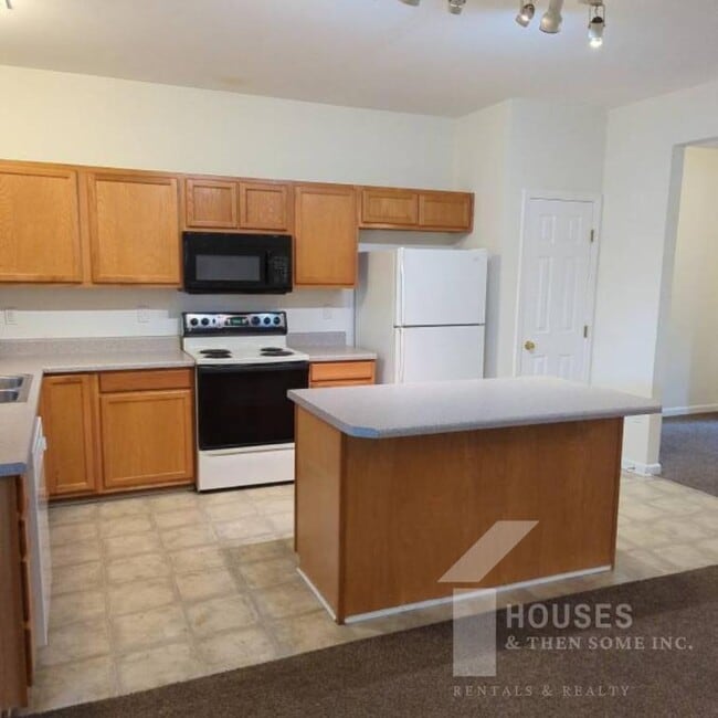 Building Photo - 304 Canewood Pl