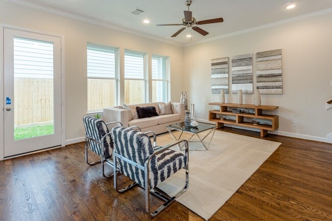 Building Photo - 5010 Ella Blvd