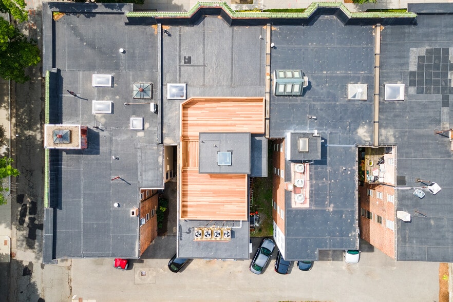 Building Photo - 128 Longwood Ave