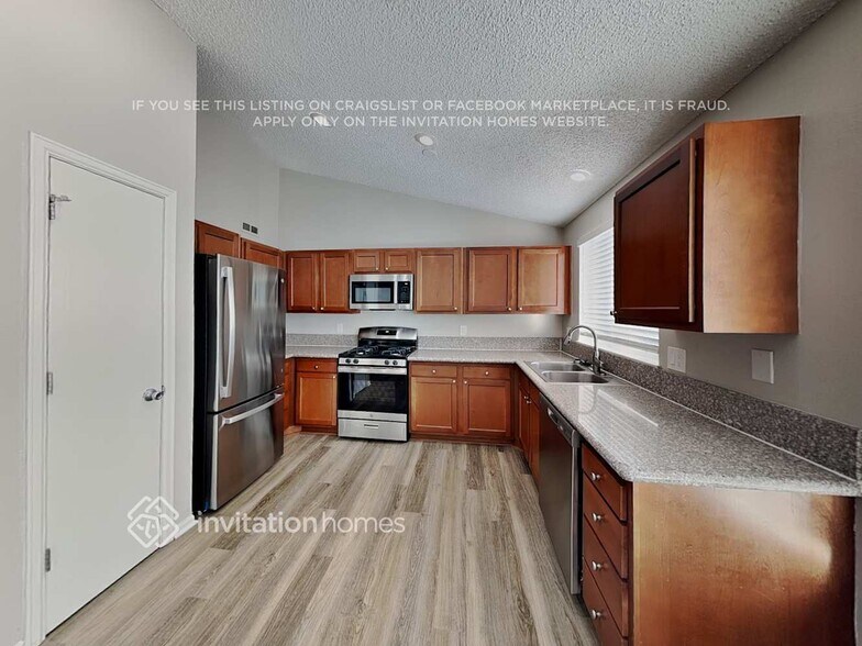 Building Photo - 8661 Red Clover Ct