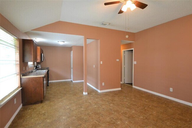Building Photo - 23251 Tree House Ln