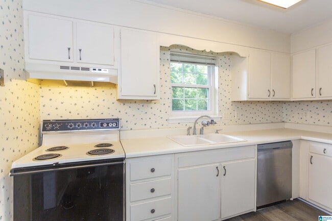 Building Photo - 2105 Montreat Pkwy