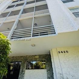 Building Photo - 2425 NE 135th St