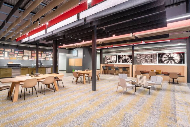 Building Photo - 1009 W Juneau Ave