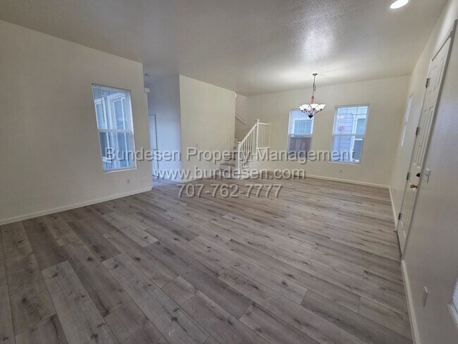 Building Photo - 3855 Louis Krohn Dr