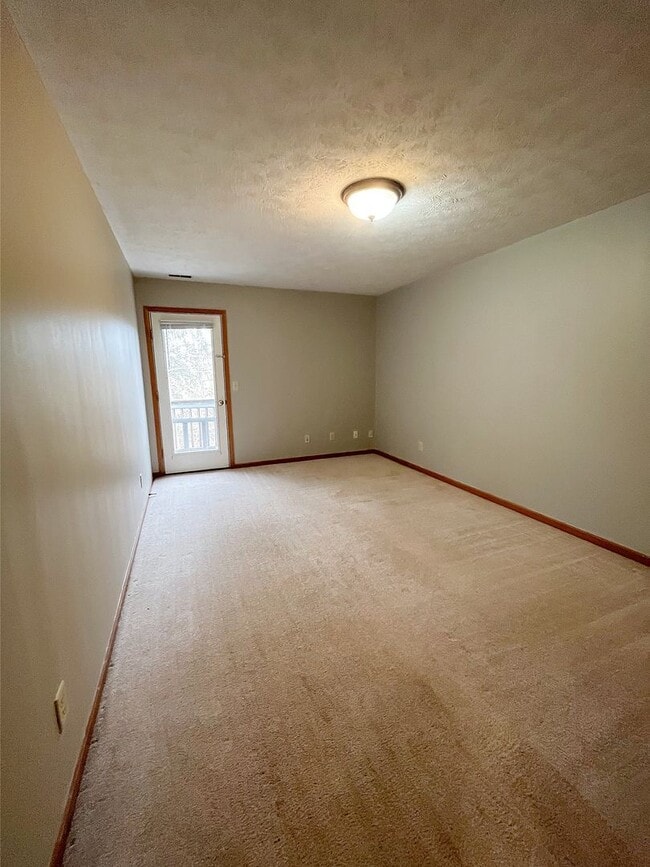 Building Photo - 3 Bedroom 3.5 Bath Townhouse