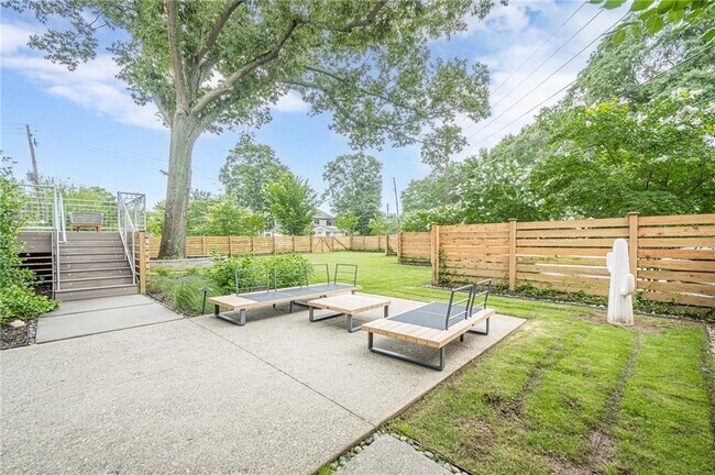 Building Photo - 2269 Briarwood Hills Dr NE
