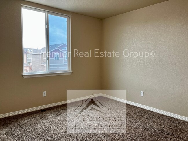 Building Photo - 6118 Journey Dr