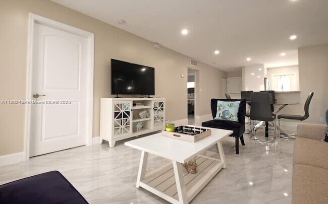 Building Photo - 1501 S Ocean Blvd