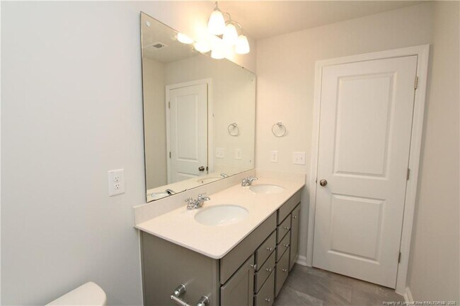 Building Photo - 461 Grange Farm Pl