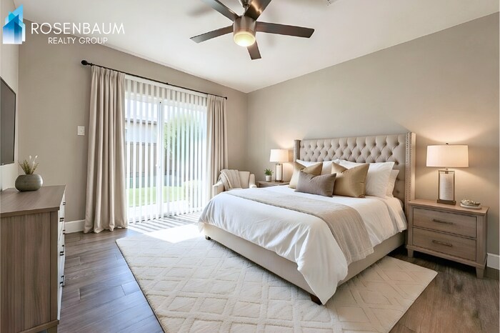 Building Photo - 550 W 9th St