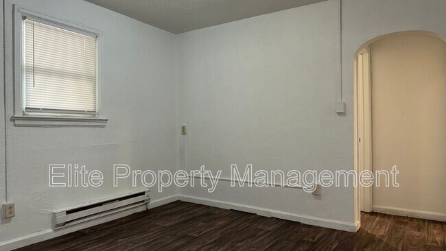 Building Photo - 200 W Arroyo Ave