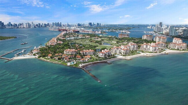 Building Photo - 19216 Fisher Island Dr