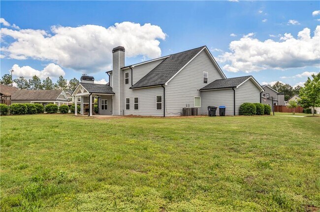 Building Photo - 304 Red Cap Cir