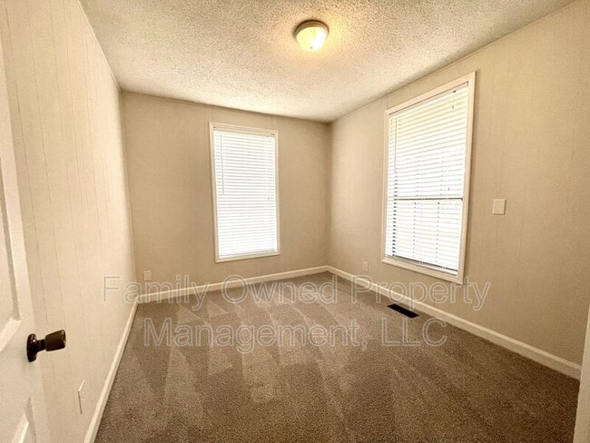 Building Photo - 214 New Grade Rd