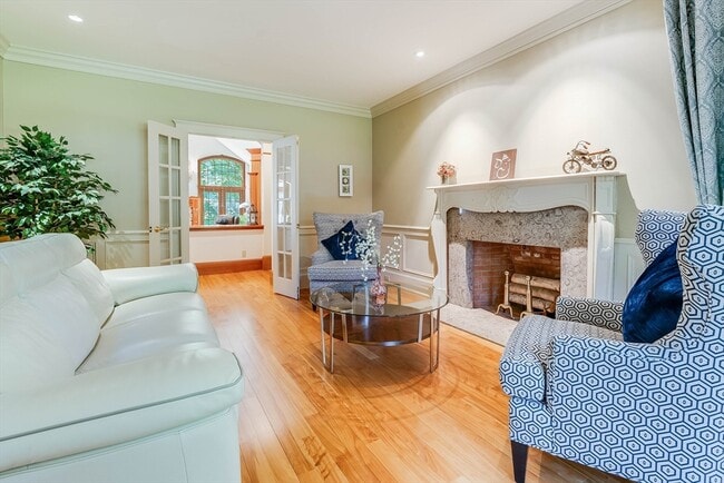 Building Photo - 3 W Hollow