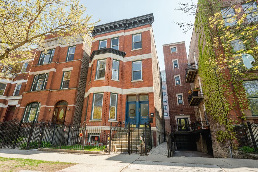 Building Photo - 241 W Scott St