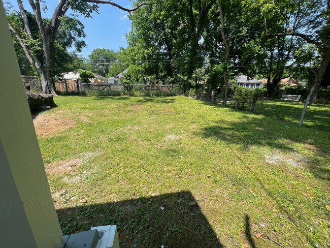 Building Photo - 1722 Euclid Ave