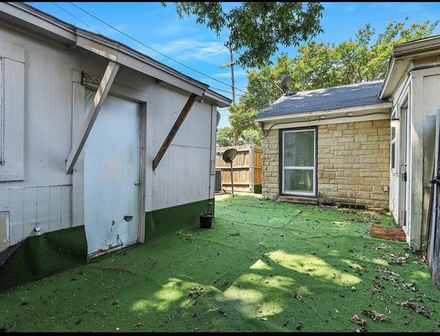 Building Photo - 6950 Hillcrest Ave