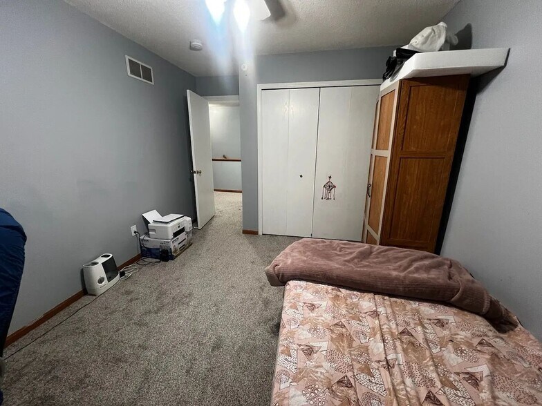 2nd bedroom - 13196 Spencer Sweet Pea Ln